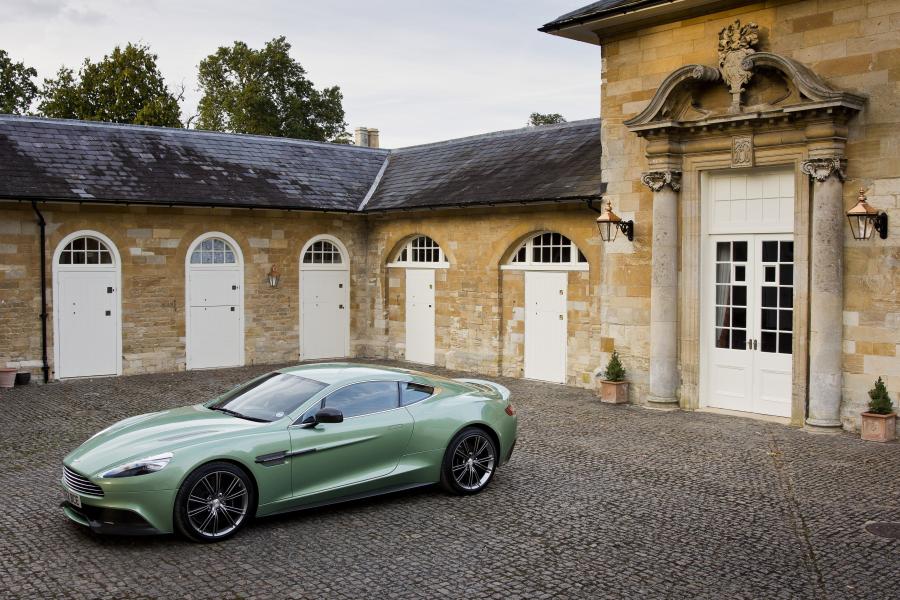  Aston Martin Vanquish 2012 года  (UK) (фото 107 из 170)